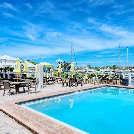 Waterfront, Pool, Tiki Bar & Grill, Gym, Location! Apartment Sarasota Exterior photo