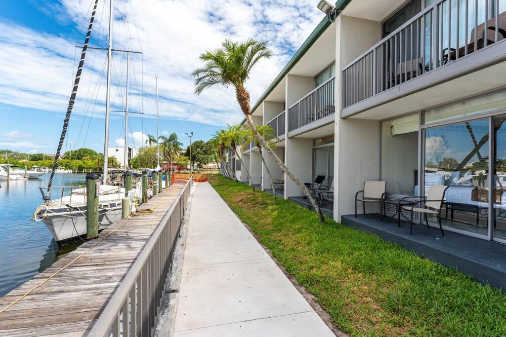 Waterfront, Pool, Tiki Bar & Grill, Gym, Location! Apartment Sarasota Exterior photo