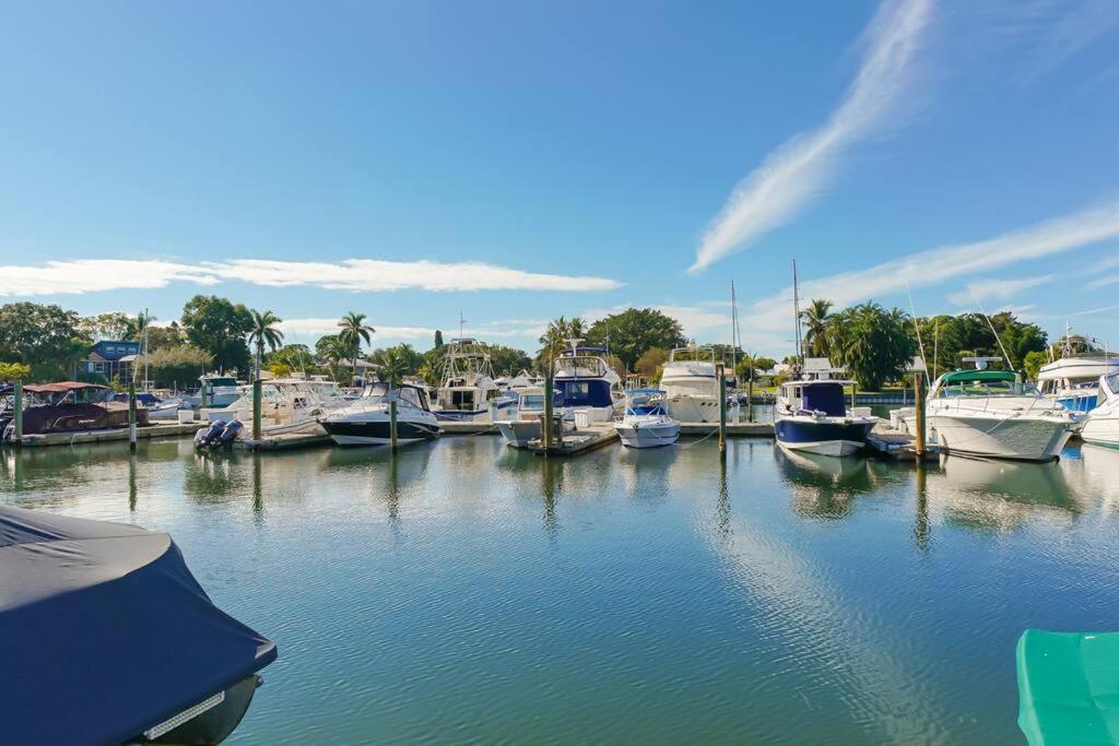 Waterfront, Pool, Tiki Bar & Grill, Gym, Location! Apartment Sarasota Exterior photo