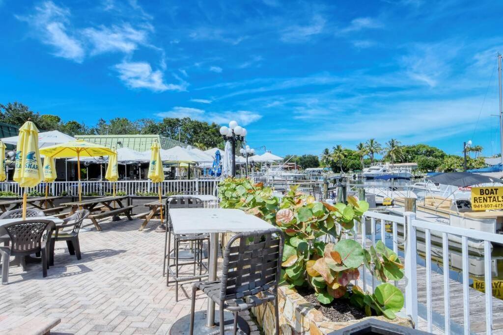 Waterfront, Pool, Tiki Bar & Grill, Gym, Location! Apartment Sarasota Exterior photo